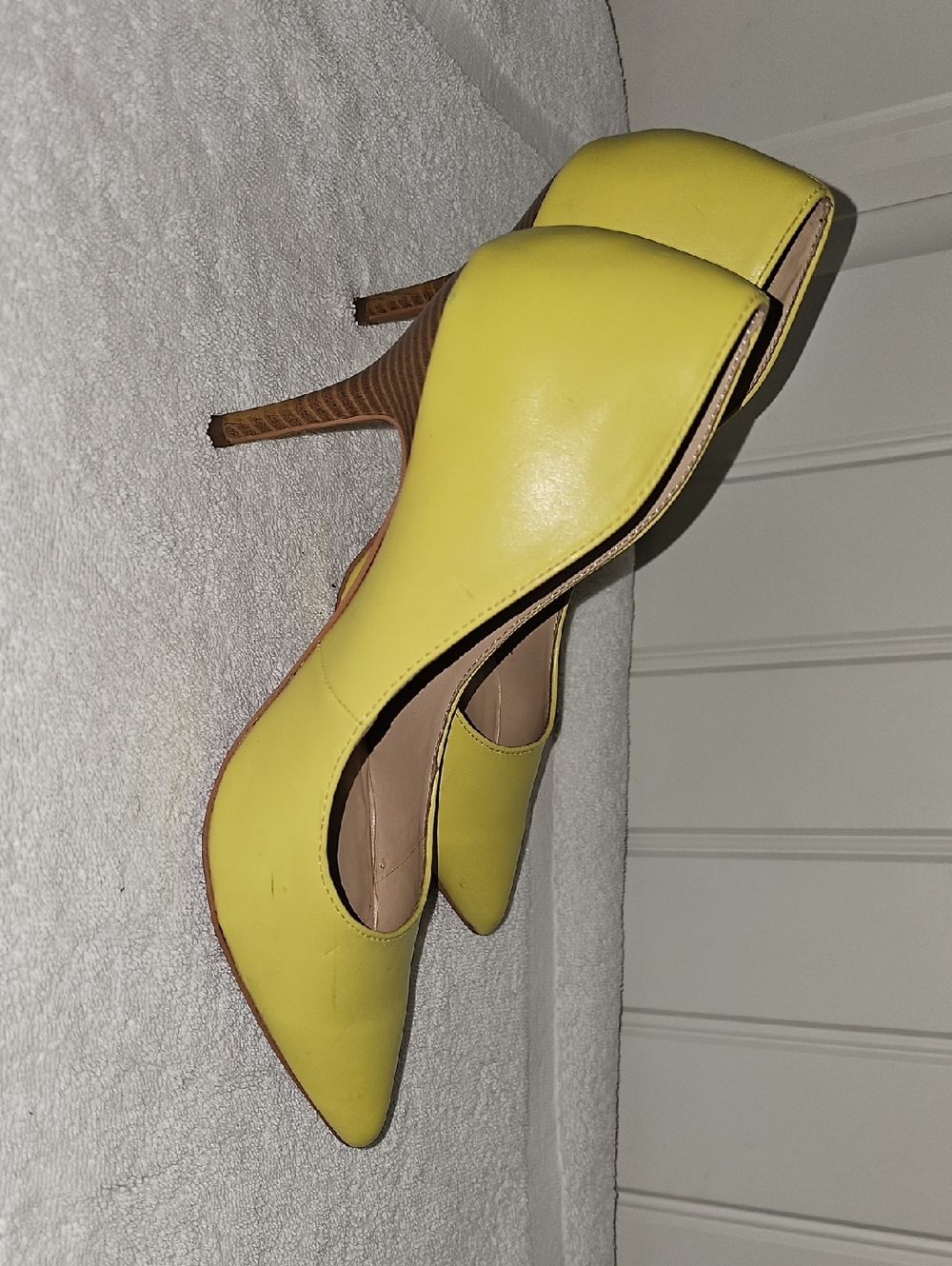 Mojo Moxy Lemon Yellow Pointed Toe Stiletto Pumps